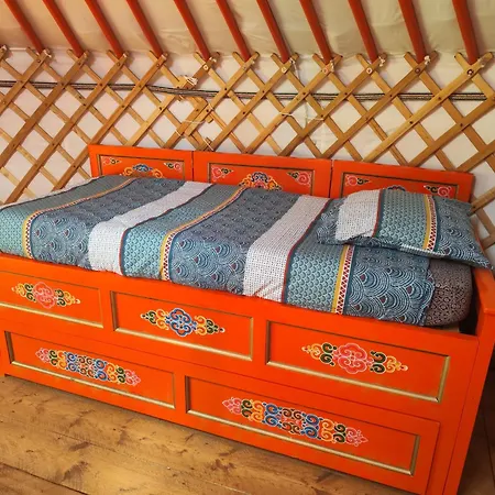 Yourte Traditionnelle Mongole * Marcoux (Loire)