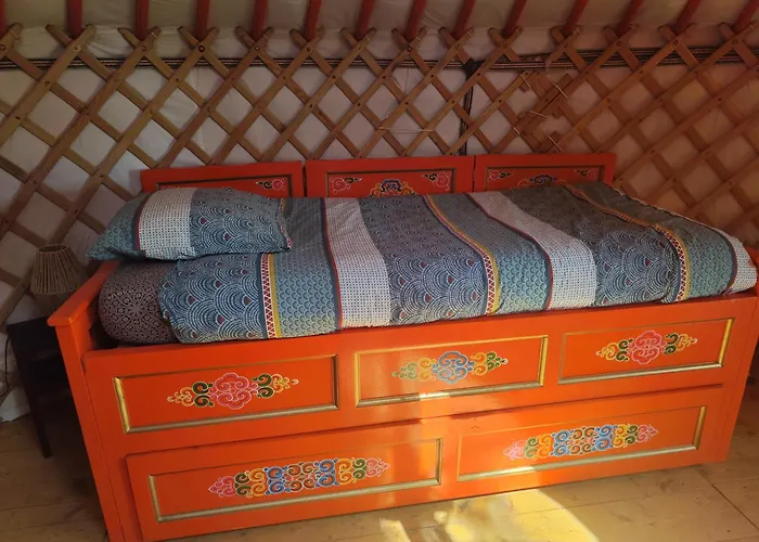 Yourte Traditionnelle Mongole Marcoux (Loire)
