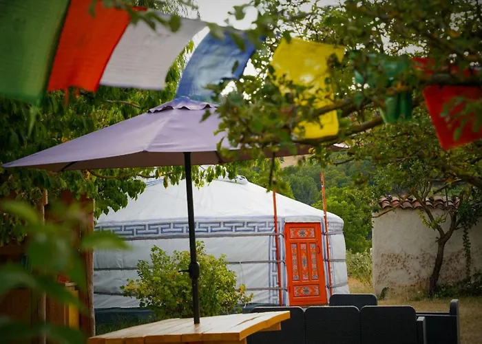 Yourte Traditionnelle Mongole * Marcoux (Loire)