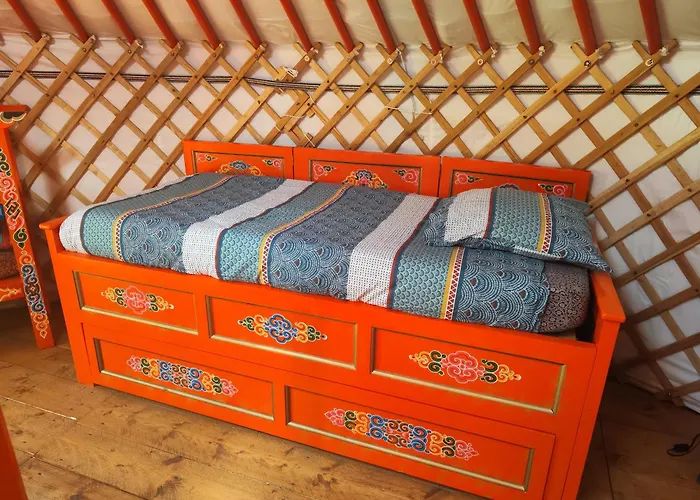 Yourte Traditionnelle Mongole * Marcoux (Loire)
